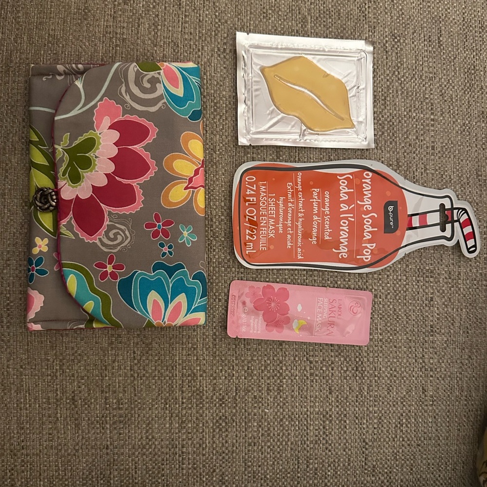 Floral Makeup Bag, Makeup, Benefit Mascara, Facial Masks Home‎ Spa Experience - Picture 9 of 11